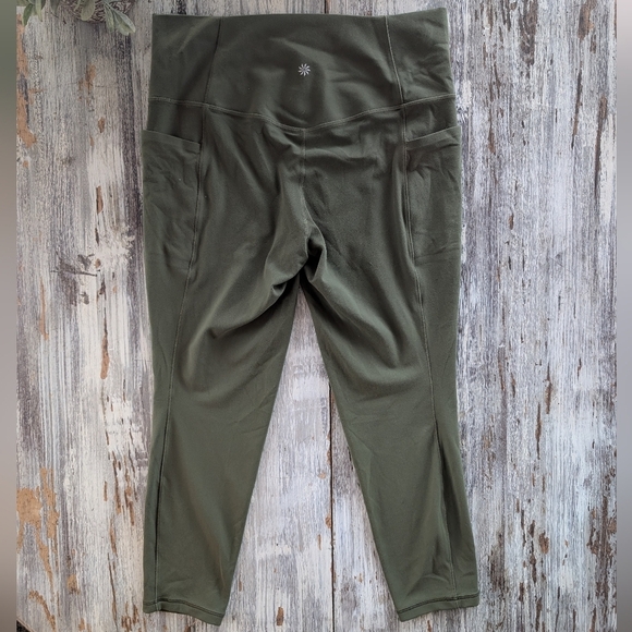 Athleta Salutation Stash Pocket High Rise 7/8 Legging Green Womens Petite Large - Picture 7 of 8